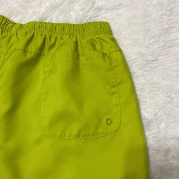 NIKE MEN GREEN WOVEN FLOW LINED SHORT PANTS.SIZE-LARGE. - Picture 10 of 14